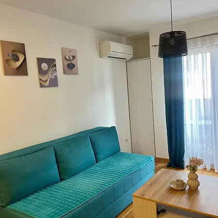 Stan Na Dan Spasovdanska Apartman Lukavica